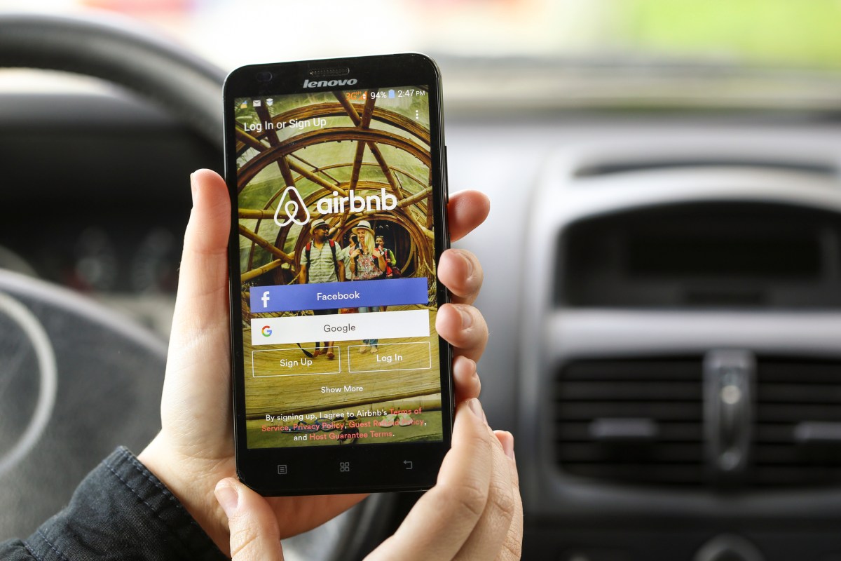 Az Airbnb csendben bevezeti az AI ügyfélszolgálati botot az Egyesült Államokban.